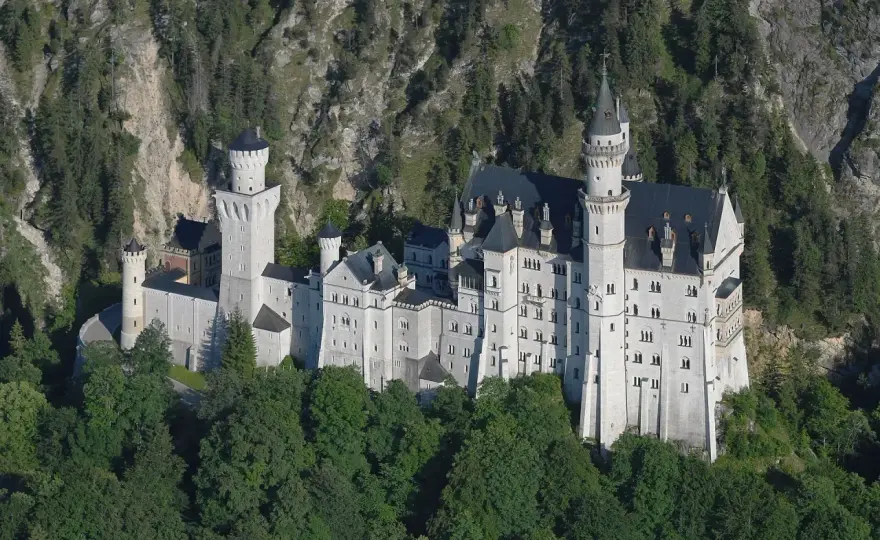 Bajkowy zamek w Niemczech - Neuschwanstein bez kolejek?