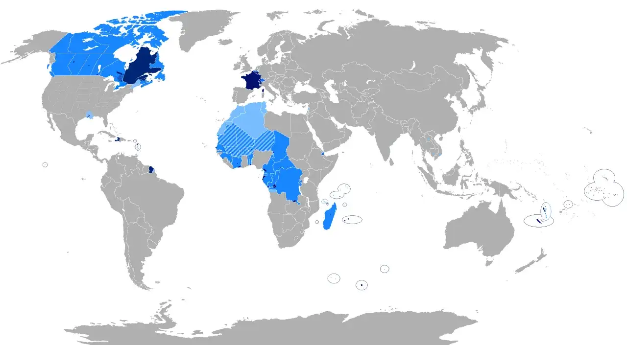 Mapa świata pokazująca, w jakich krajach mówi się po francusku: Kanada, Francja, kraje Afryki Zachodniej i Środkowej, Madagaskar, wyspy Pacyfiku.