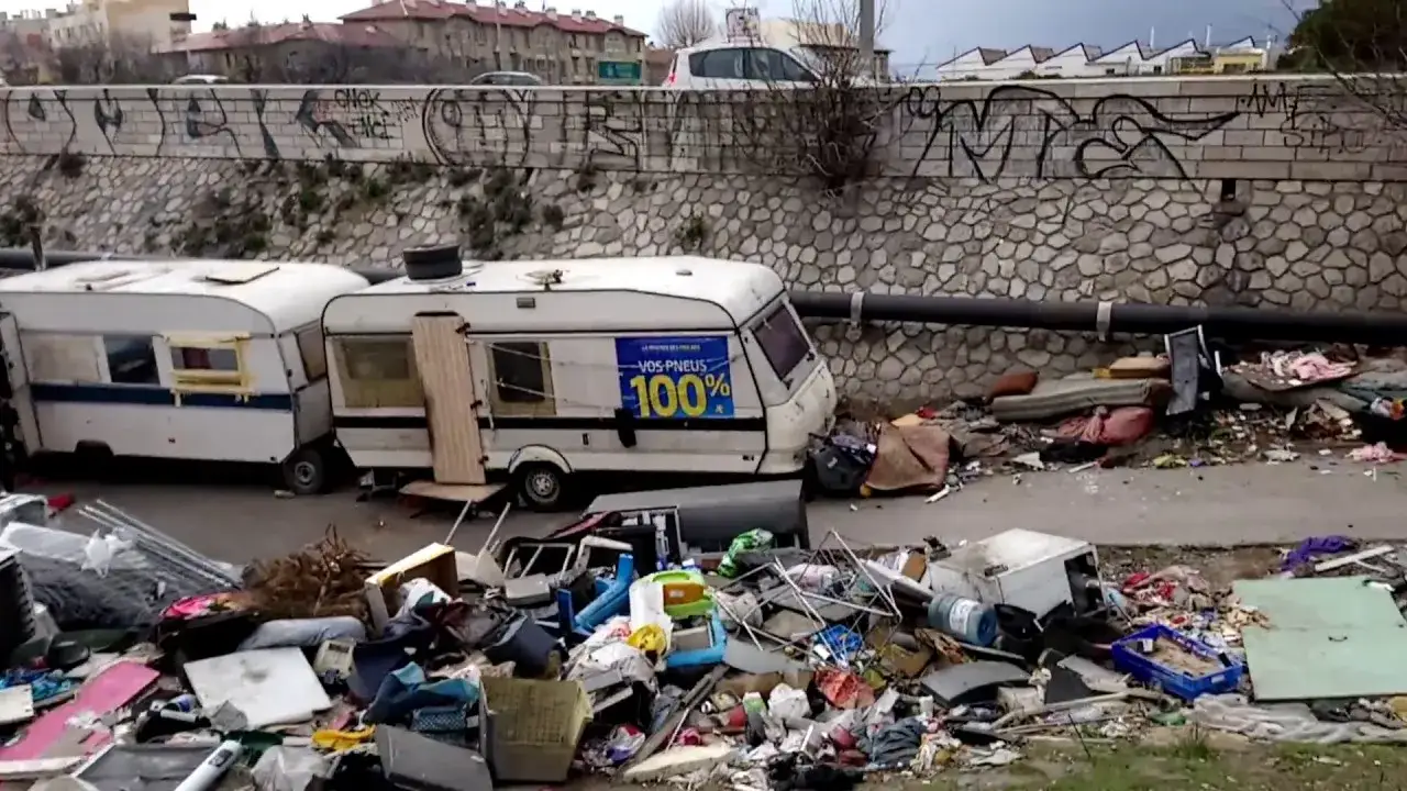Zdjęcie Która dzielnica Paryża jest niebezpieczna? Unikaj tych miejsc!