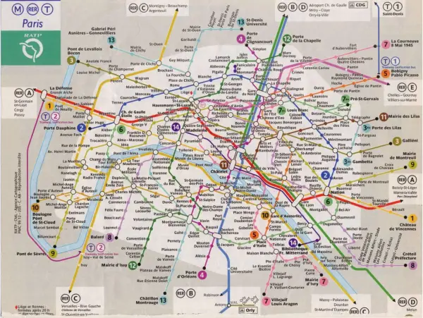W Paryżu jest 16 linii metra (M) i RER (kolej podmiejska).